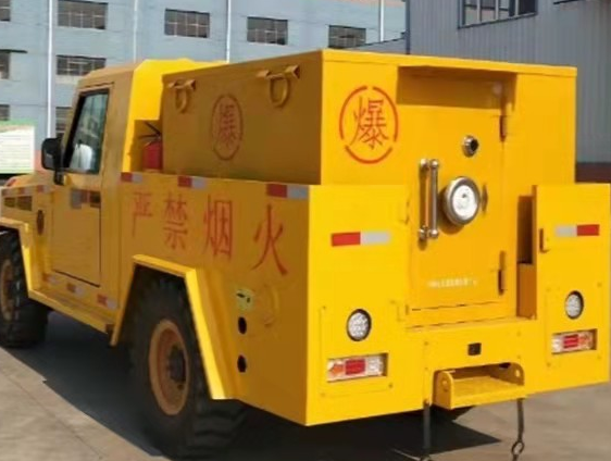 镇江凯龙爆破器材运输车：保障爆破任务的安全运行